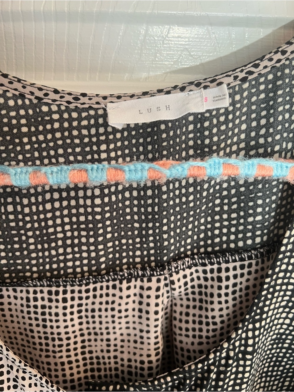Flowy pattern Lush top - Picture 4 of 5